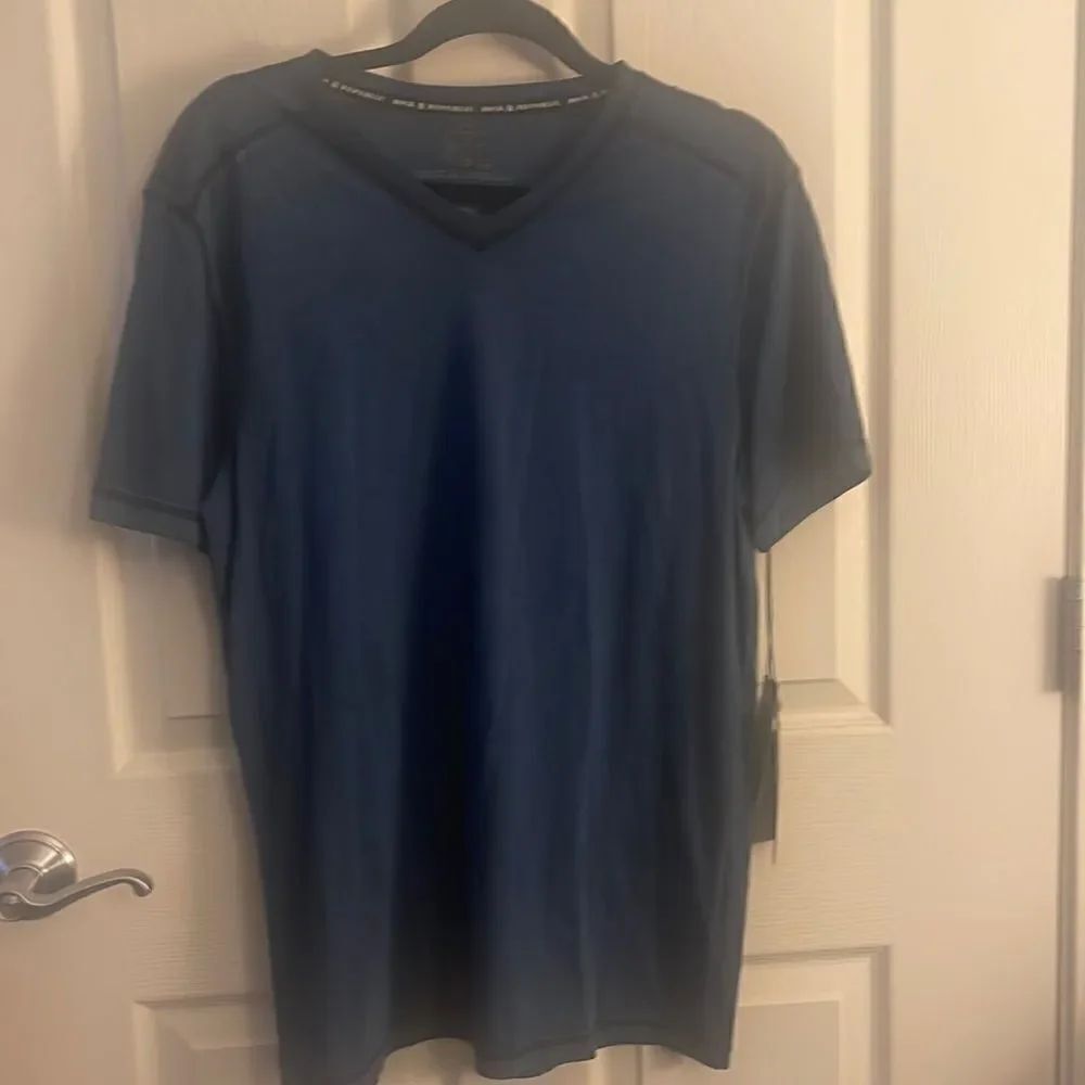 Rock n republic V-neck tee midnight blue size medium new with tag